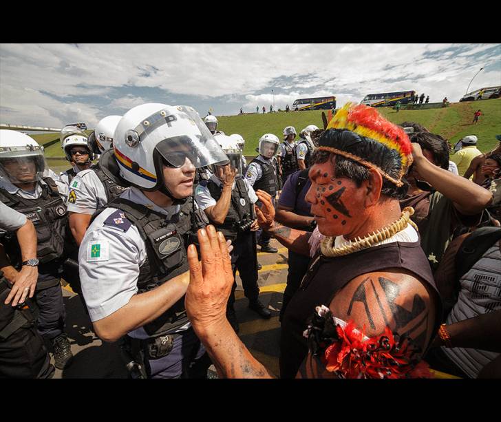 Pirakumã Yawalapiti em protesto no Acampamento Terra Livre - ATL, Brasília, abril de 2014