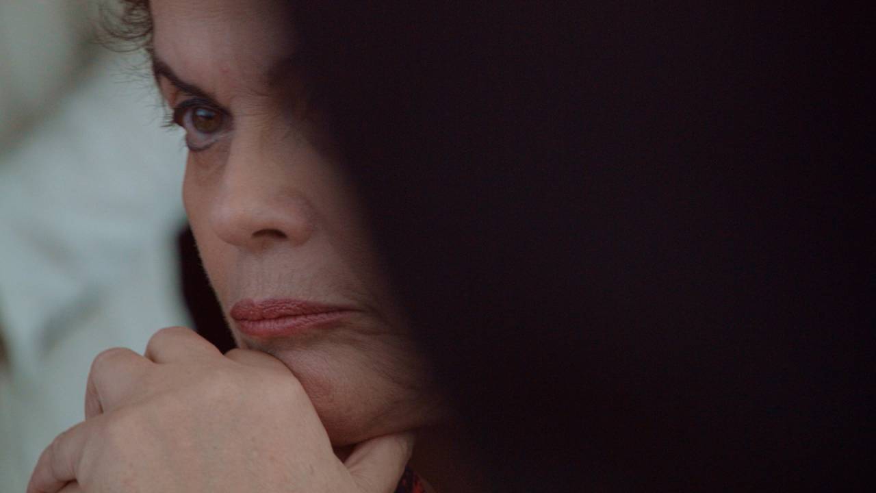 Alvorada, 2021, dirigido por Anna Muylaert e Lô Politi