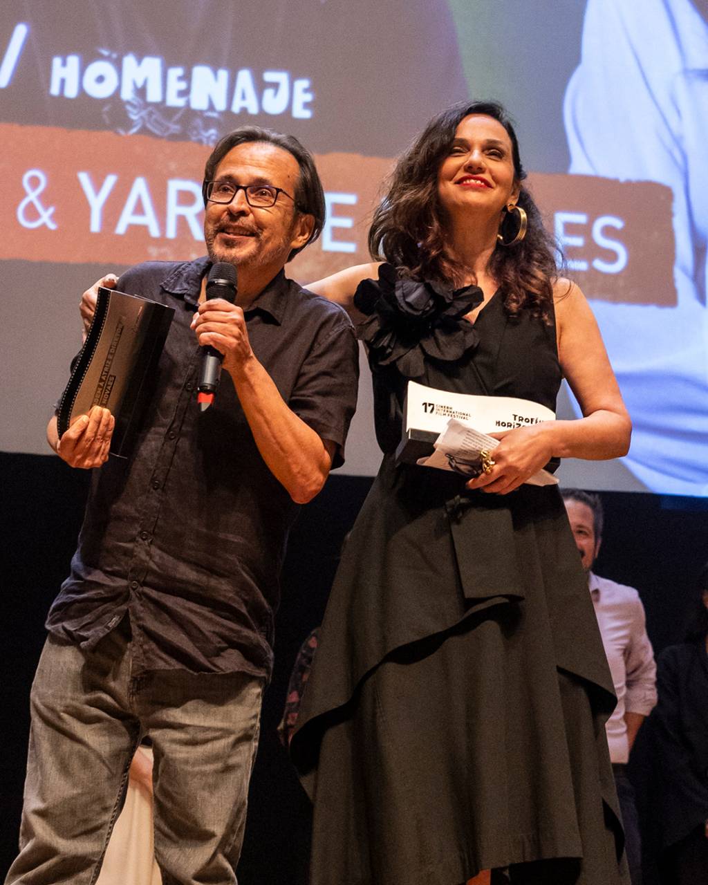 rafael-conde-e-yara-de-novaes rafael-conde-e-yara-de-novaes-homenageados-na-abertura-do-cine-bh