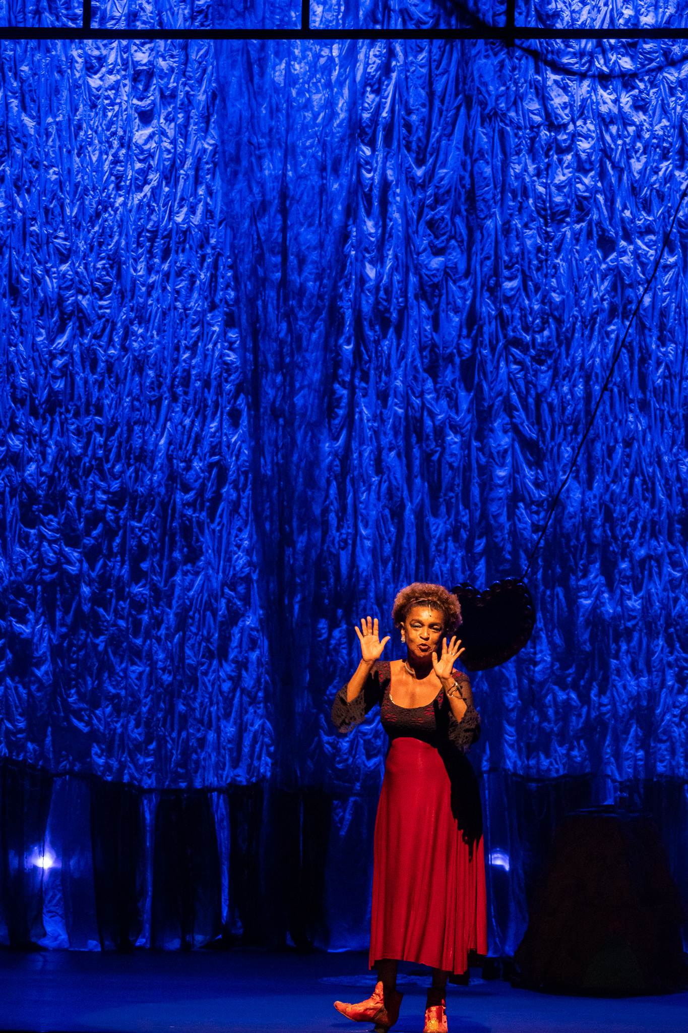 elisa-lucinda-atriz-poeta-parem-de-falar-mal-da-rotina-peca-monologo